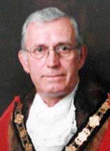 Picture of Cyng. H.D. Phillips. Mayor of Llanelli May - Dec 2003 
